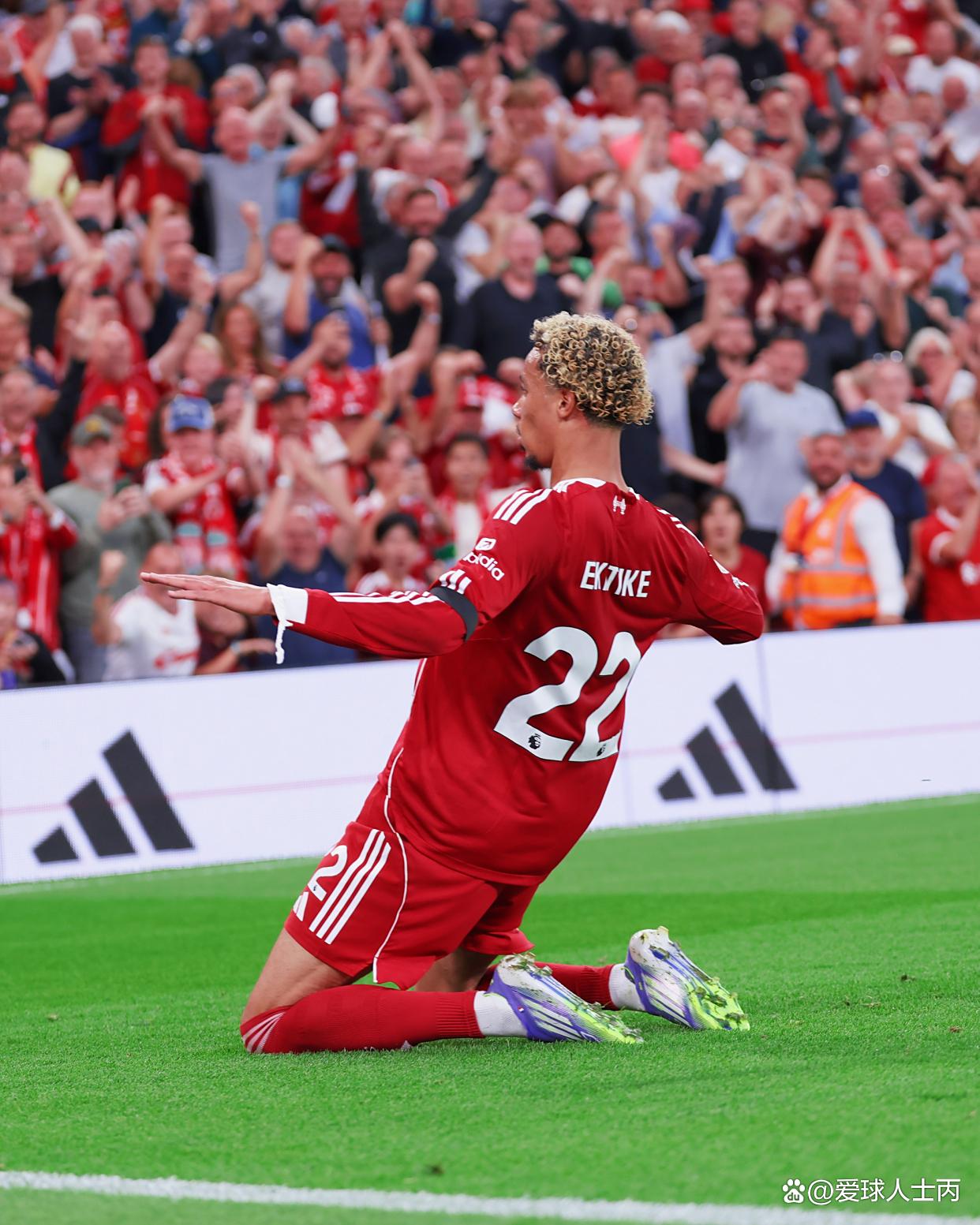 lol主题包-武汉三镇关键时刻回应争议利物浦迎葡超关键赛，现场解说直呼：里尔围绕中超迎来里程碑(葡超积分榜最新排名)