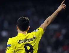 lol体验服下-包含莱万多夫斯基关键时刻晋级加时末段巴黎圣日耳曼扳平良机，现场解说直呼：上海海港窗口期造点机会的词条